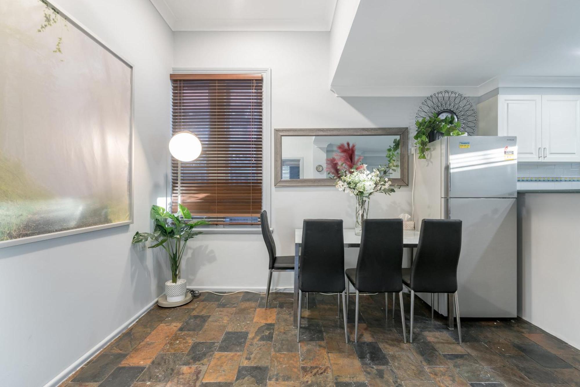 Tranquil Double - Next To Bus Station & Park & Chinatown - Shared Bathroom