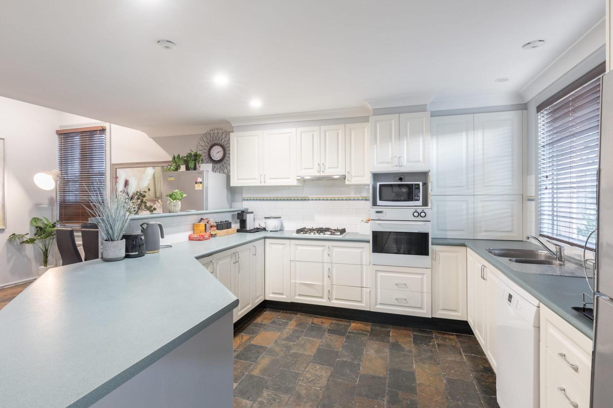 Guest house Tranquil Double - Next To Bus Station & Park & Chinatown - Shared Bathroom *